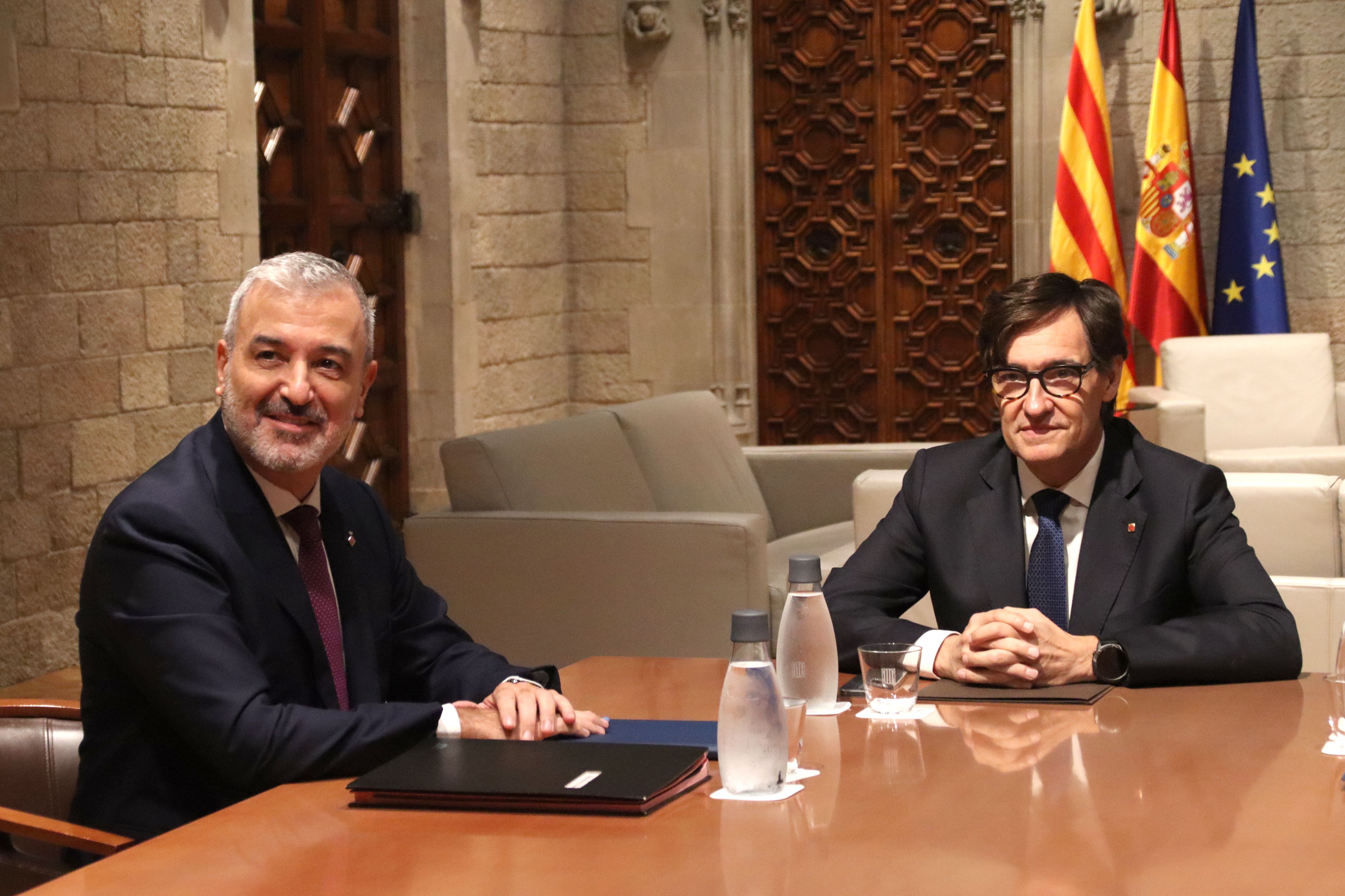 El presidente de la Generalitat, Salvador Illa, y el alcalde de Barcelona, ​​Jaume Collboni, reunidos en el Palau de la Generalitat | ACN