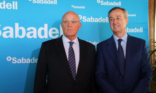 El president del Banc Sabadell, Josep Oliu; i el conseller delegat de l'entitat, César González-Bueno | ACN