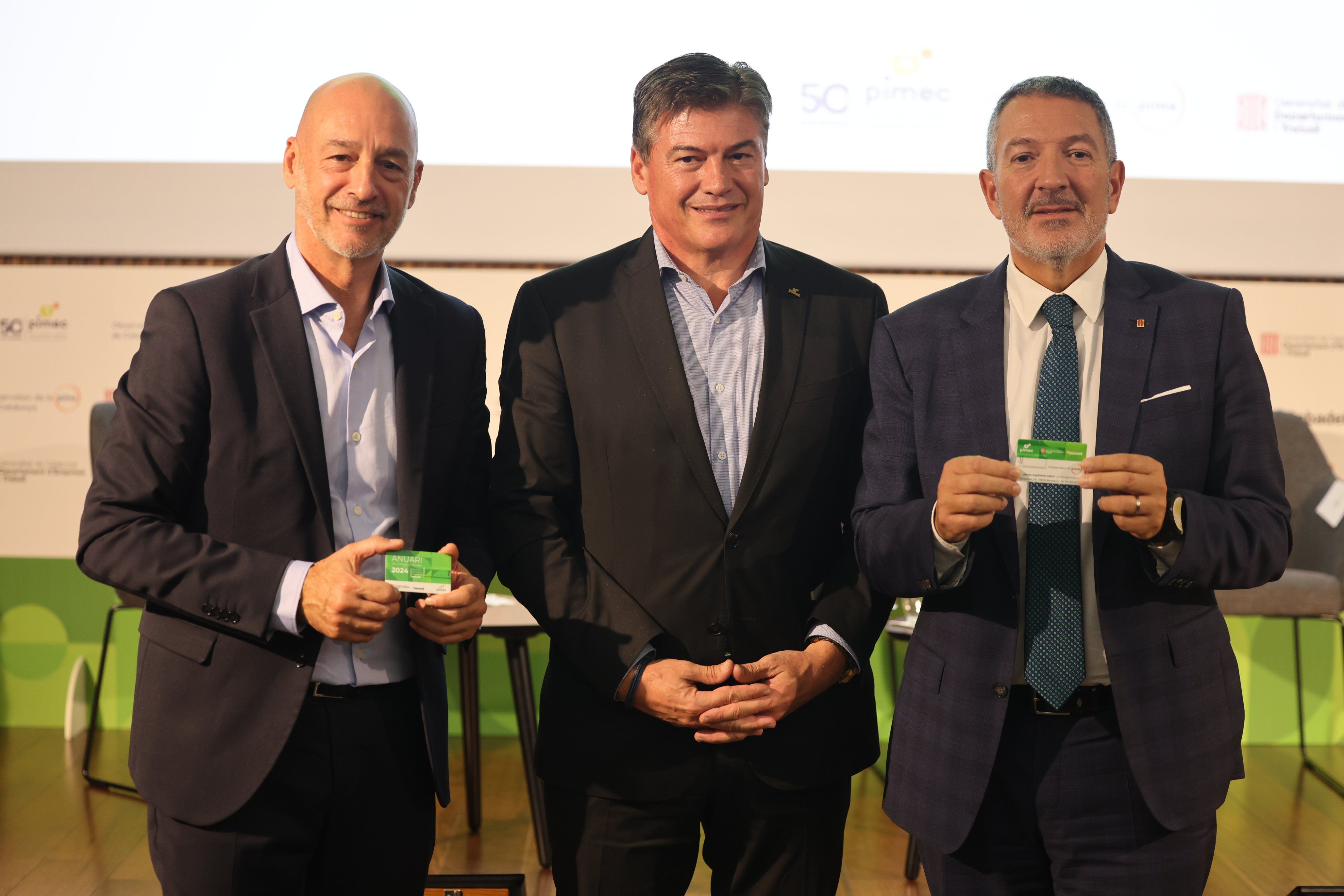 Xavier Comerma (Banc Sabadell), Antoni Cañete (Pimec) i Miquel Sàmper (conseller), durant la presentació de l'informe | Cedida