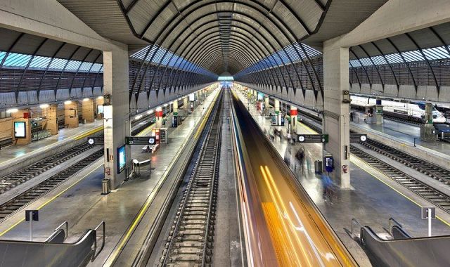 La principal estación de trenes de Sevilla | Renfe