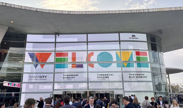 <apertium-notrans>Feria de Barcelona</apertium-notrans> mujer el pistoletazo de salida a la 13.ª edición de la Smart City Expo | David Lombrana