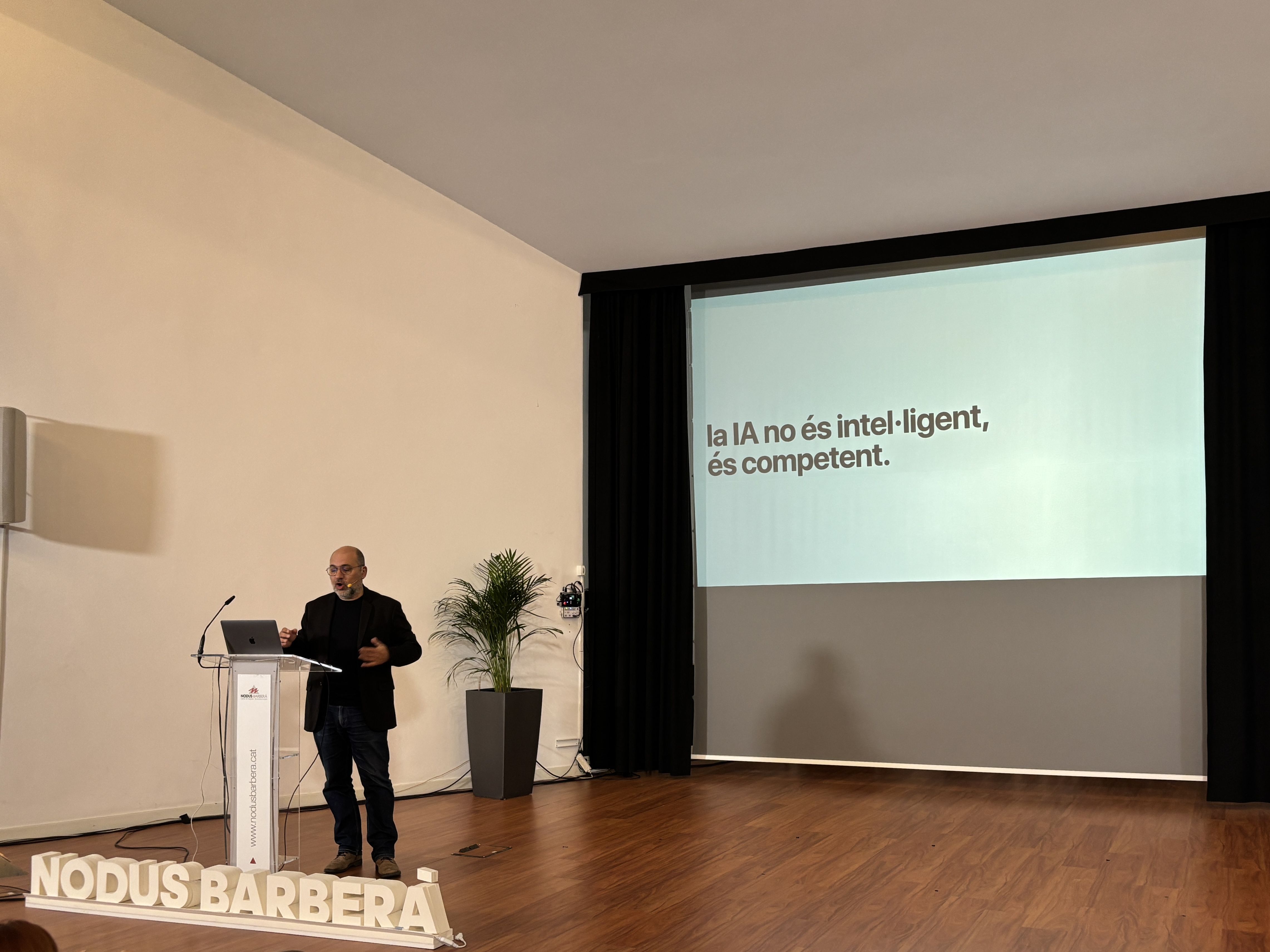 Josep M. Ganyet, en la conferència 'Com triomfar en temps d’IA' a l'Open Day | David Lombrana