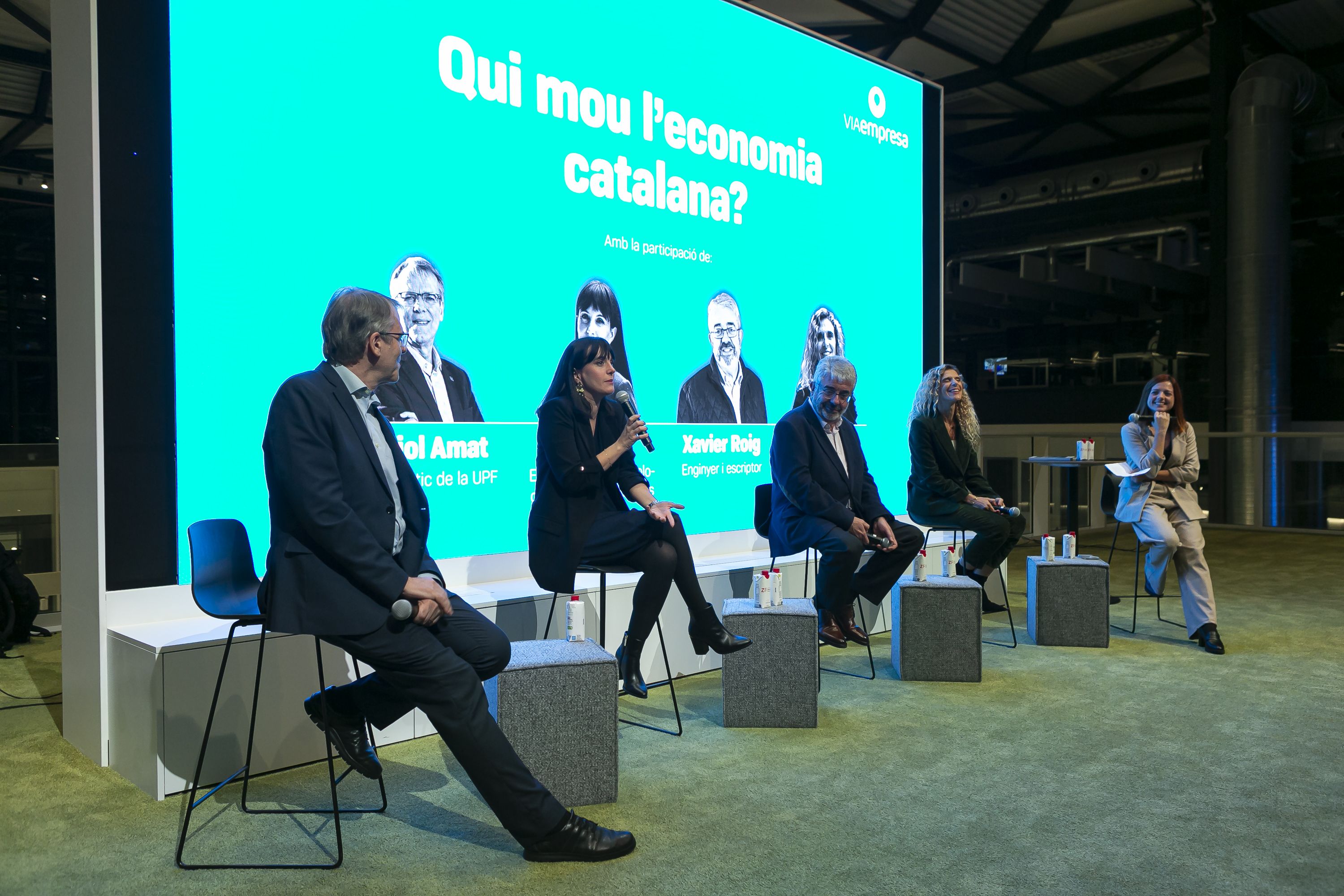 Els quatre experts han debatut sobre temàtiques de rellevància, com ara l'estat actual de l'economia catalana | Marc Llibre