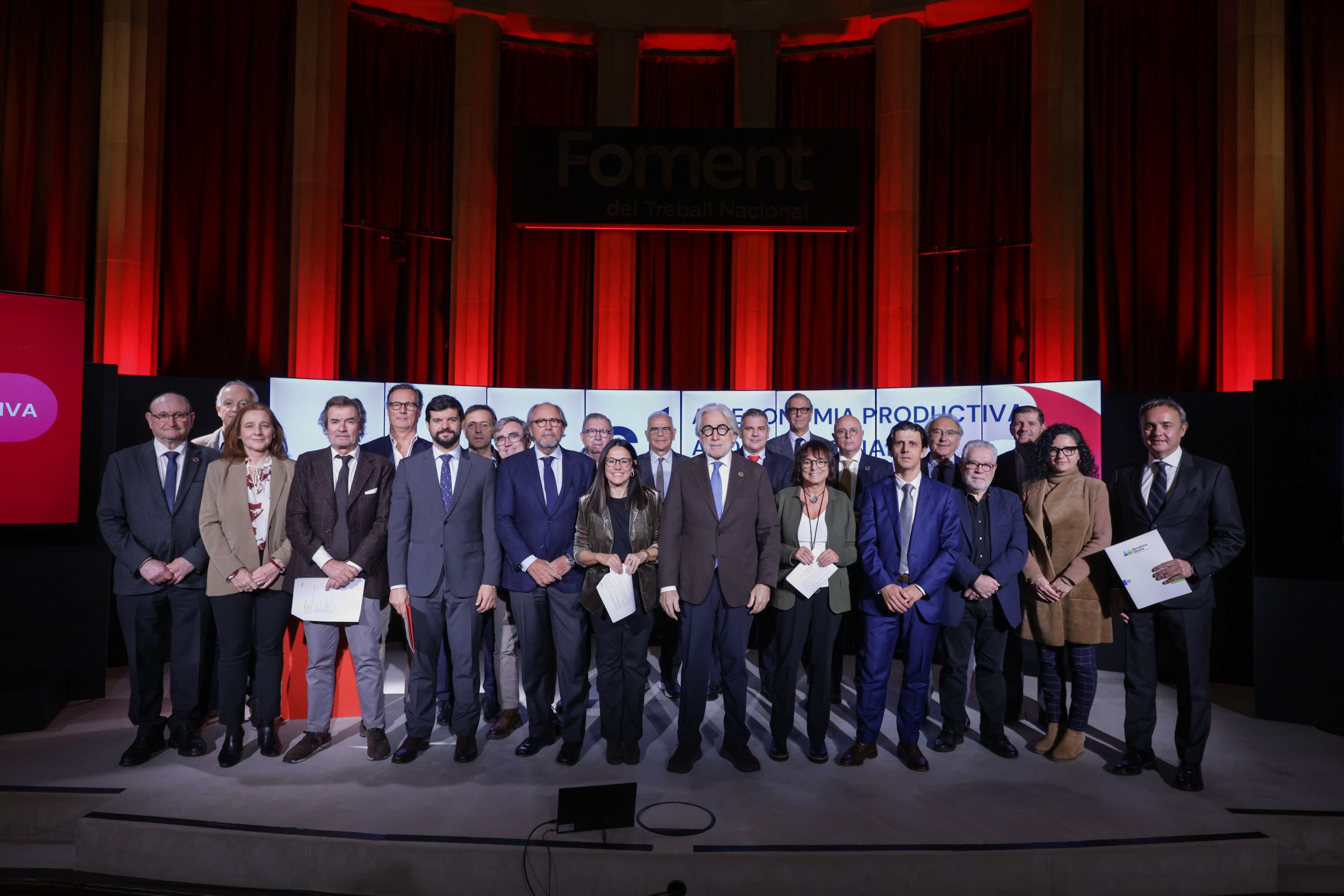 Representants de les entitats que han signat el Manifest com a resposta a la proposta de reducció de la jornada laboral | Cedida