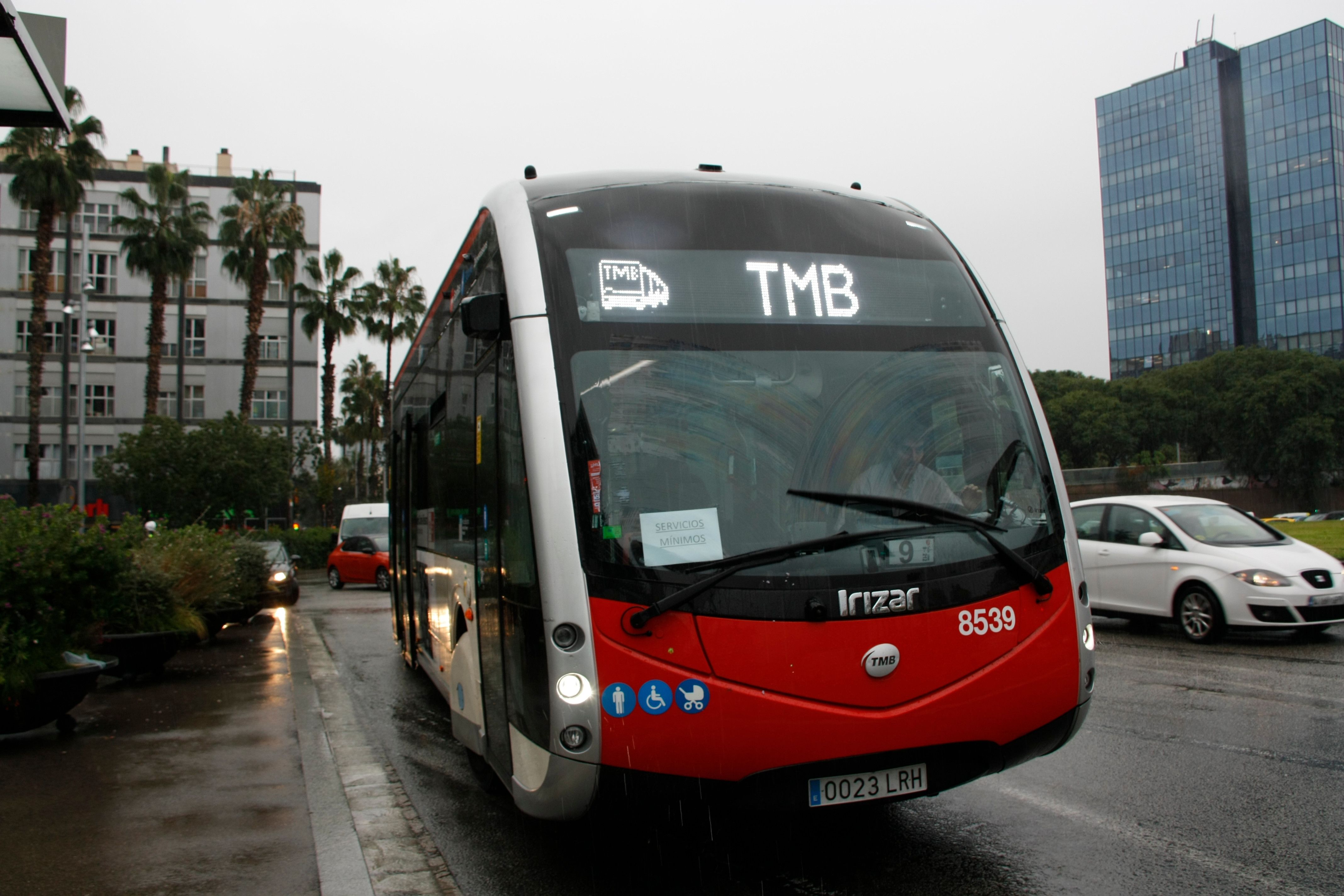 Autobús on s'indica que la xarxa d'autobusos es troba en serveis mínims a causa de la vaga de transport per carretera | ACN