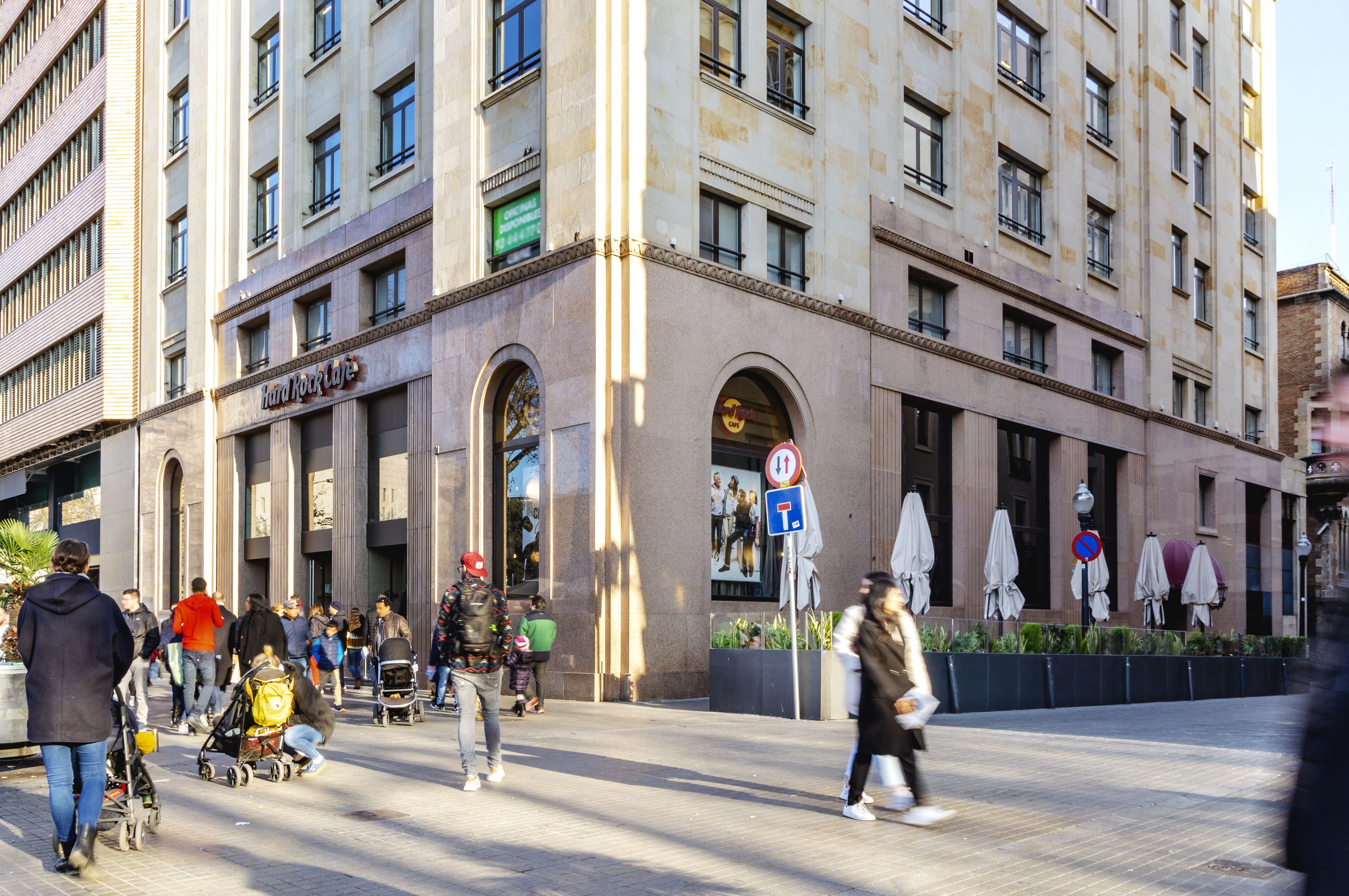 Edifici del Hard Rock Cafe, propietat de Mimeisa, a la plaça de Catalunya | Cedida