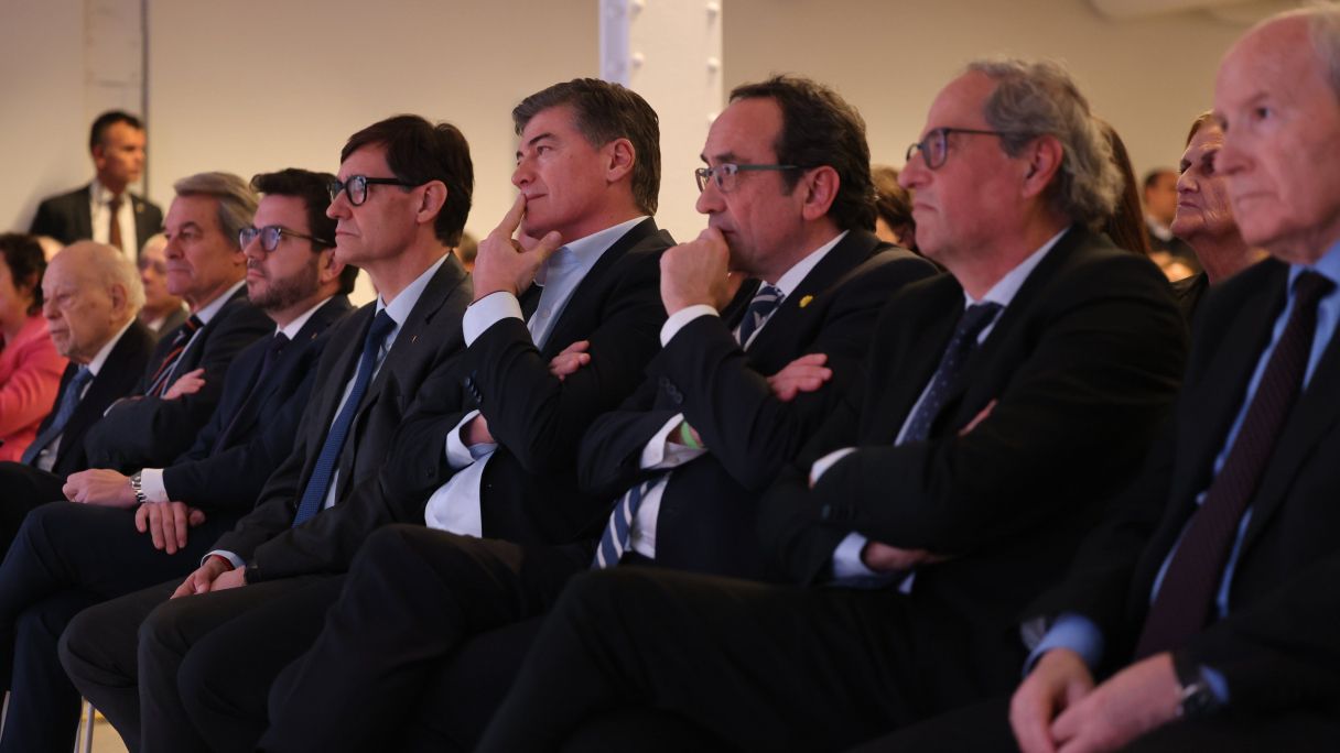 Els expresidents Jordi Pujol, Artur Mas i Pere Aragonès juntament amb el president de la Generalitat, Salvador Illa; el president de Pimec, Antoni Cañete; i el president del Parlament, Josep Rull | Pimec