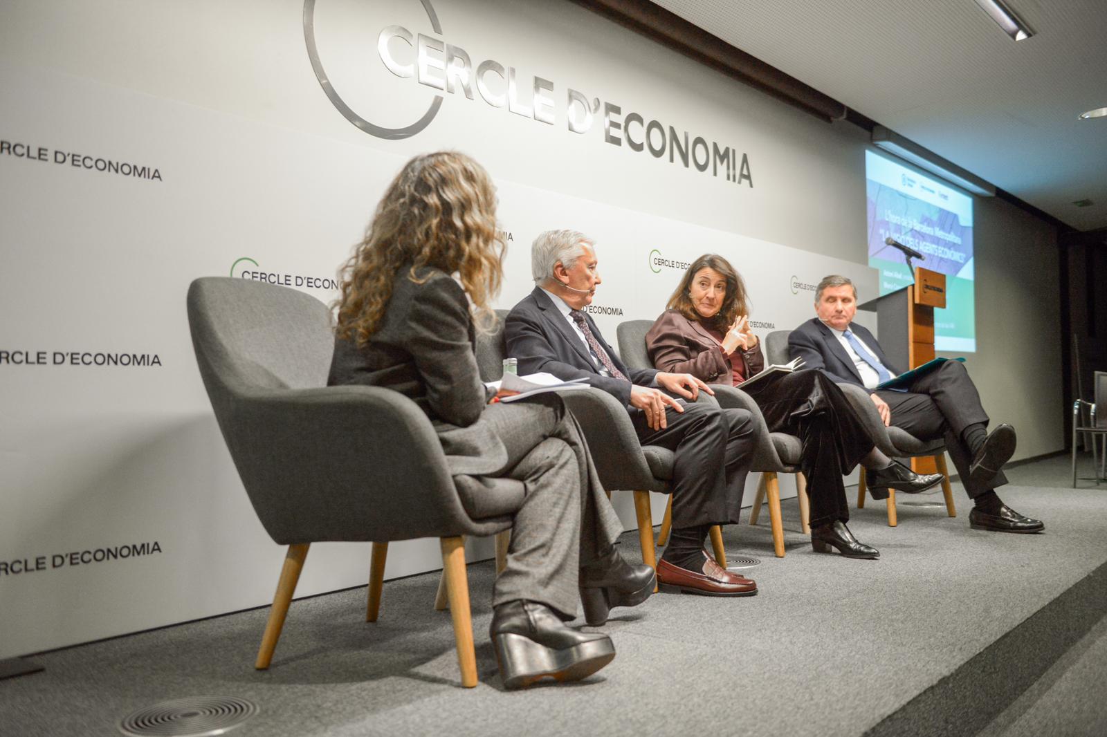 Antoni Abad, Mercè Conesa i David Torno durant la taula rodona dels agents econòmics | Cedida