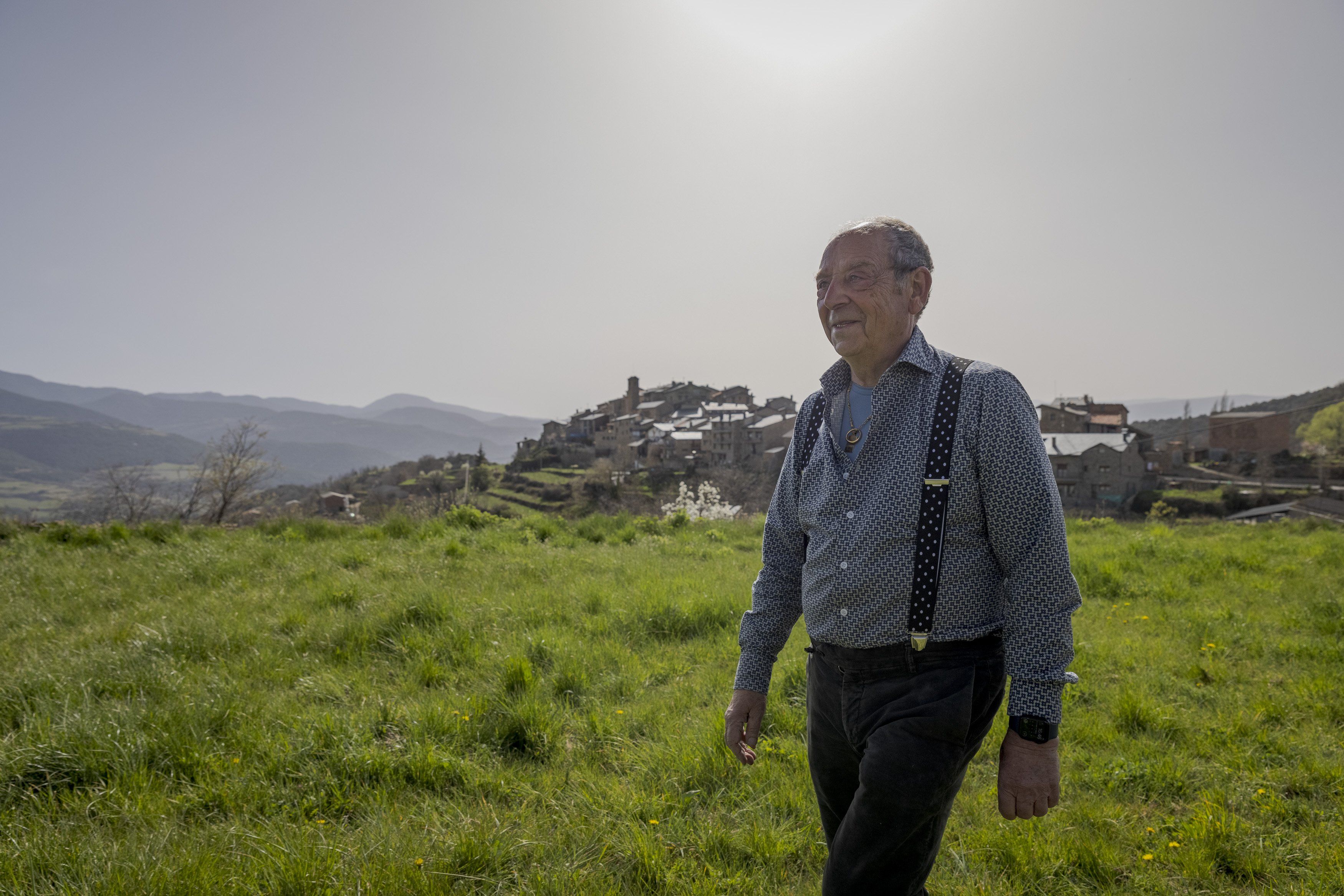 Joan Planes passejant per Estamariu | Cedida