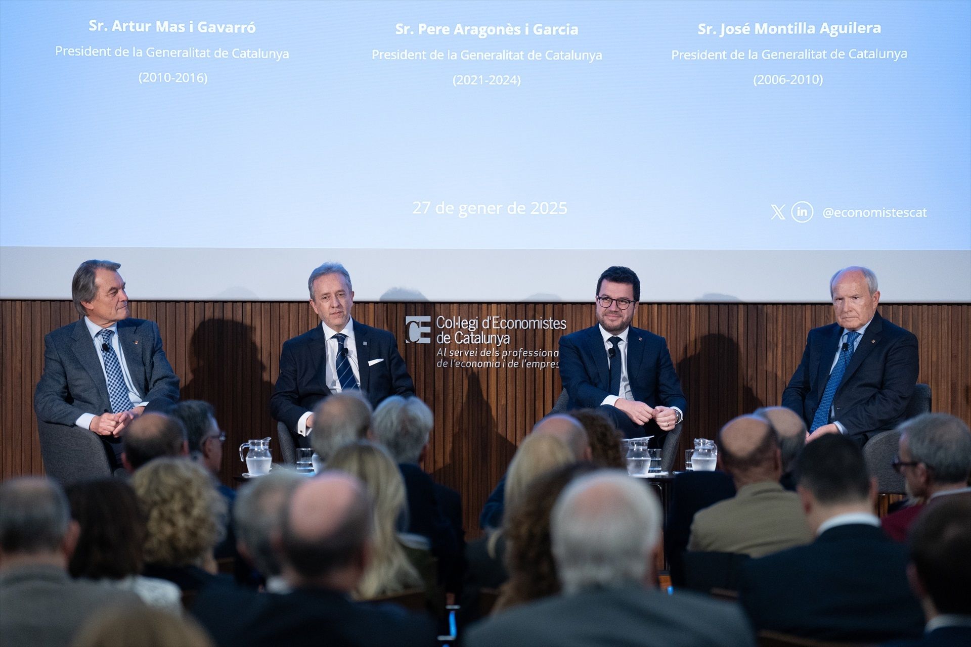 Els expresidents de la Generalitat Artur Mas, Pere Aragonès i José Montilla, amb el degà del Col·legi d'Economistes de Catalunya, Carlos Puig de Travy | EP