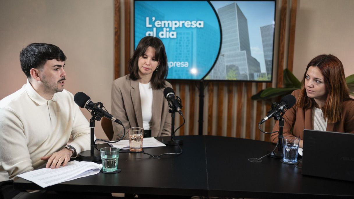 Carlos Rojas, Gemma Fontseca i Elena Busquets, durant el 21è episodi de 'L'empresa al dia' | Mireia Comas