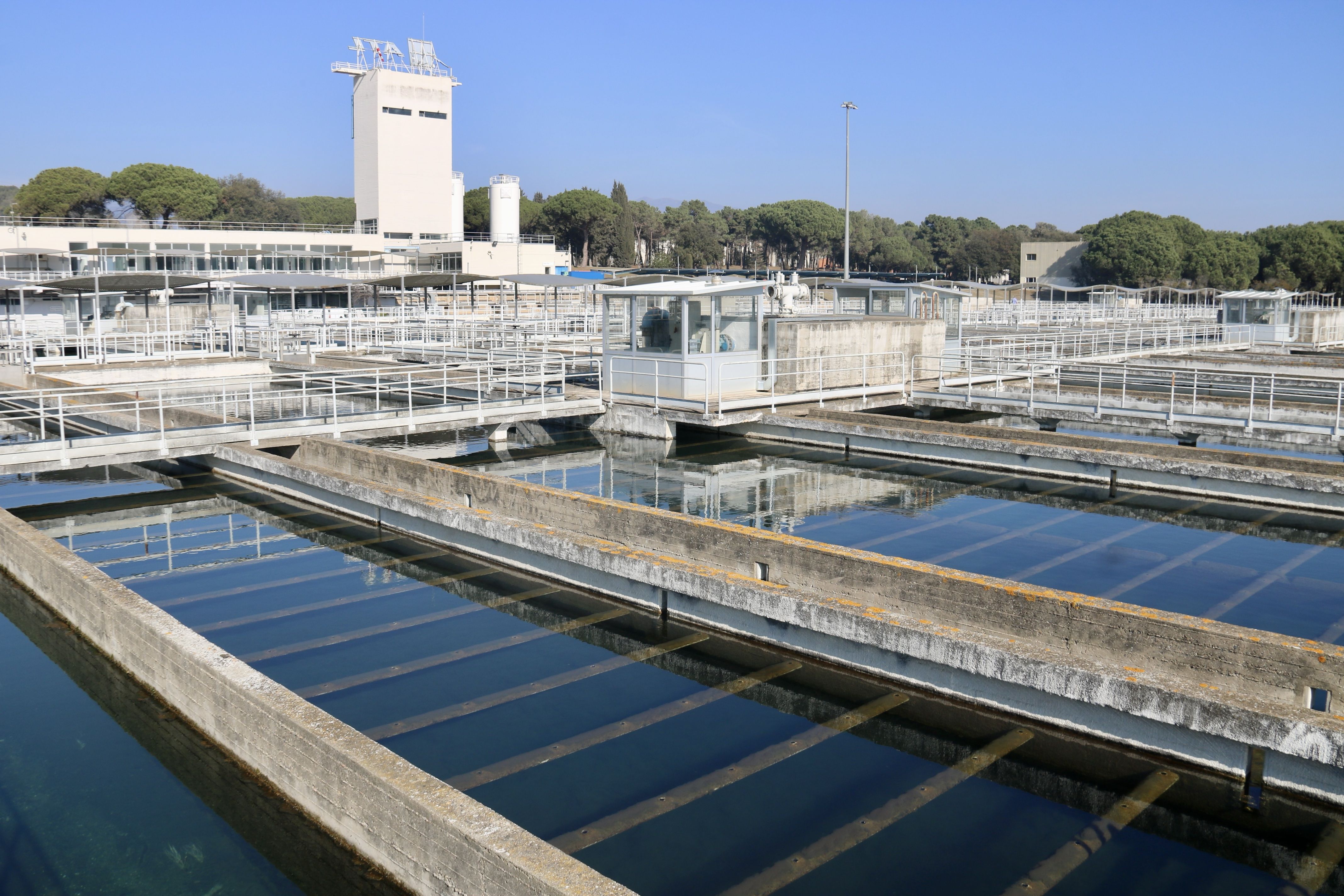 Espai d'eliminació de partícules en superfície a la planta potabilitzadora del Ter a Cardedeu | ACN