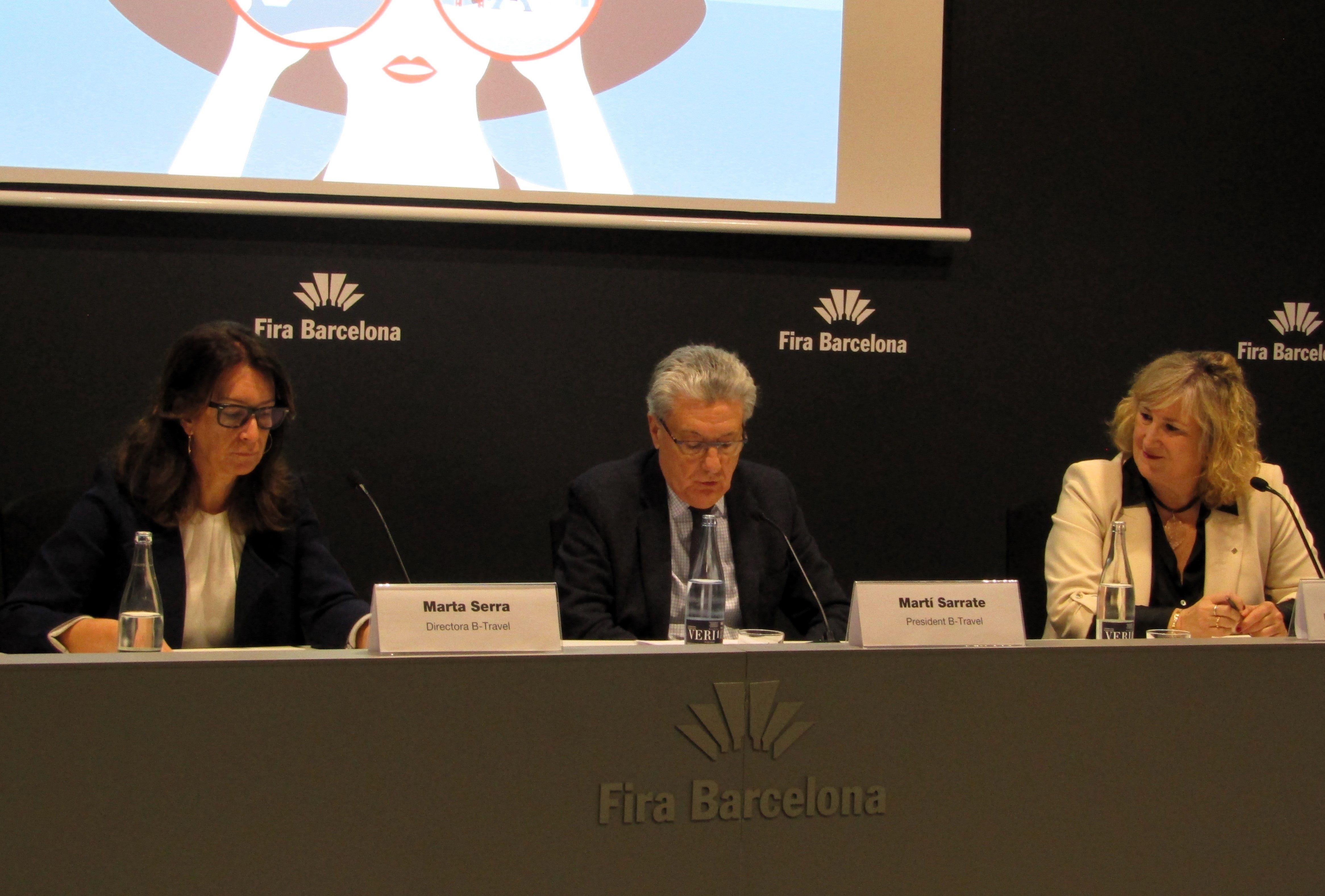 La directora general de Turisme de la Generalitat, Cristina Lagé, el president de B Travel i vicepresident de l'Associació Corporativa d'Agències de Viatge Especialitzades (Acave), Martí Sarrate, i la directora de B Travel, Marta Serra