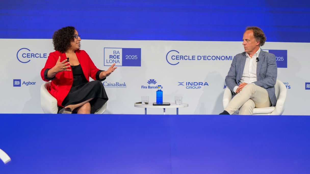 Najat El Hachmi, escritora y columnista y Hein de Hass, sociólogo holandés, en el Círculo de Economía | EP Najat El Hachmi, escritora y columnista y Hein de Hass, sociólogo holandés, en el Círculo de Economía | EP