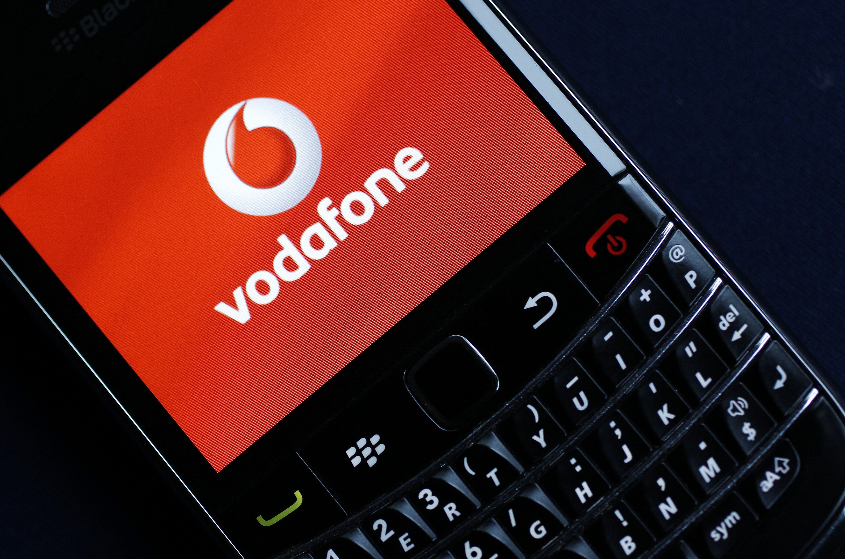 Un telèfon amb el logo Vodafone