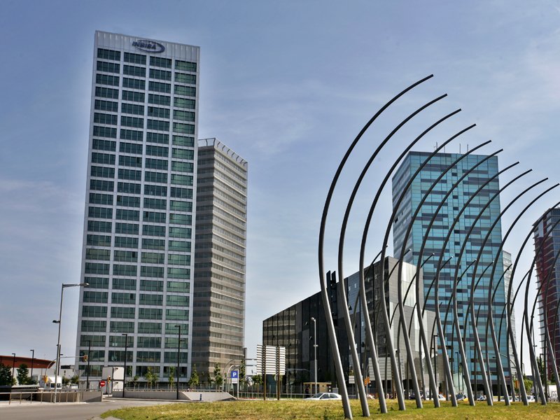 La Torre Inbisa de la plaça Europa