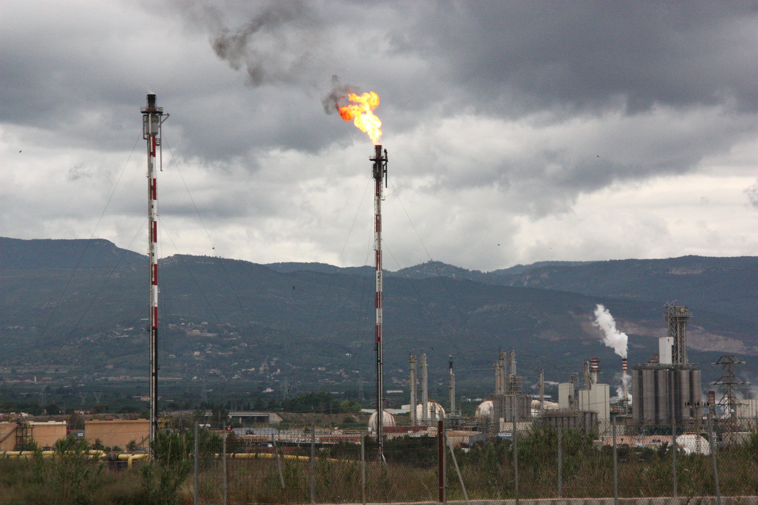 El sector químic tarragoní planta cara a la crisi