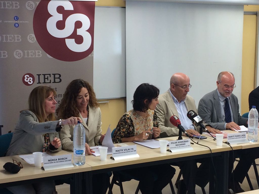 Els experts de l'IEB durant la presentació de l'Informe