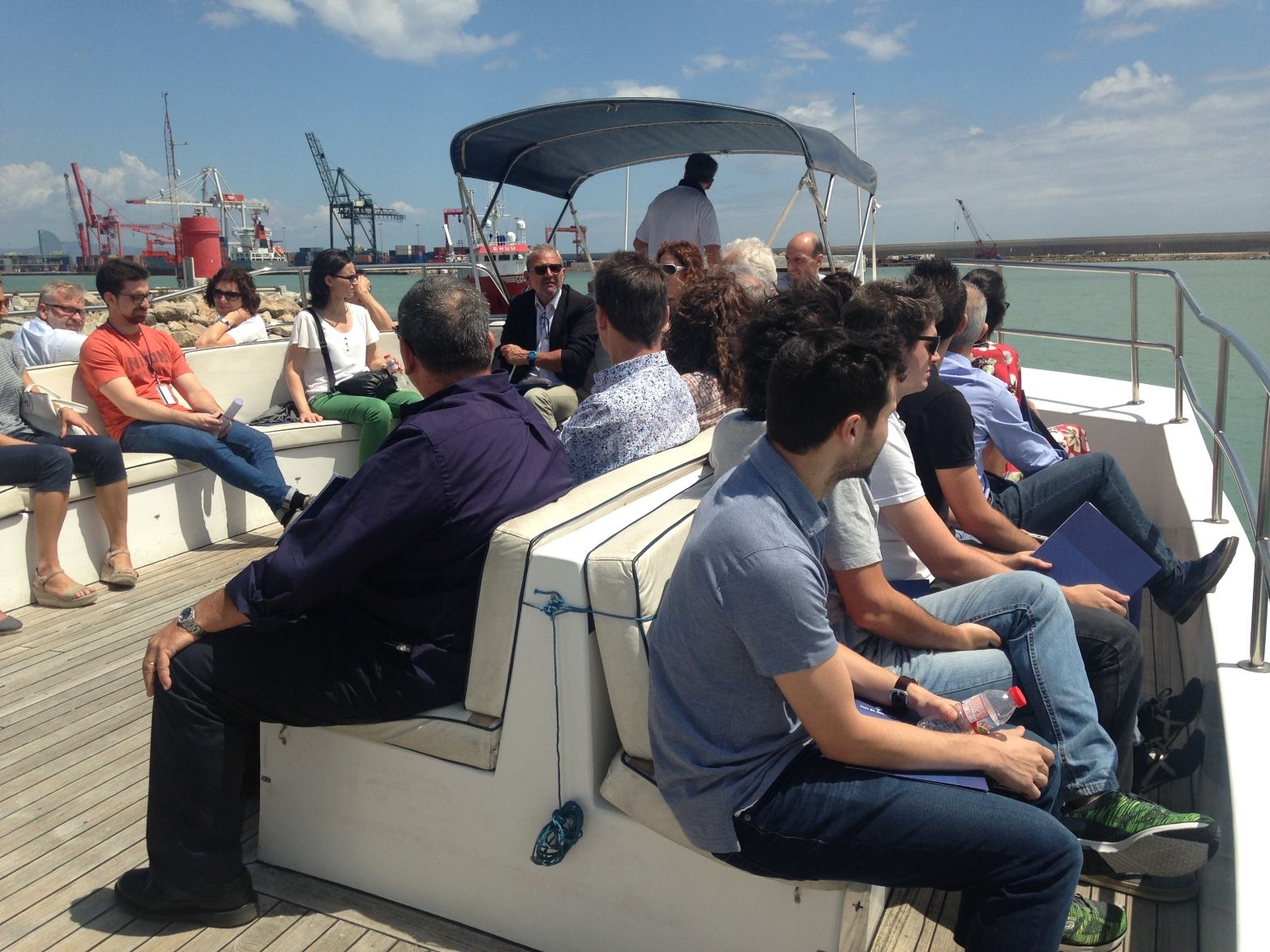 Imatge de la visita al Port de Barcelona de la Cambra de Terrassa