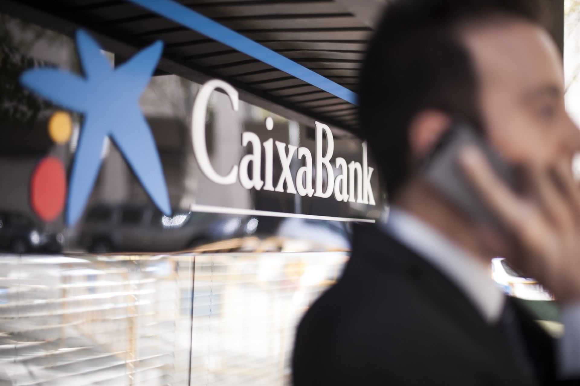 Una de les oficines de CaixaBank