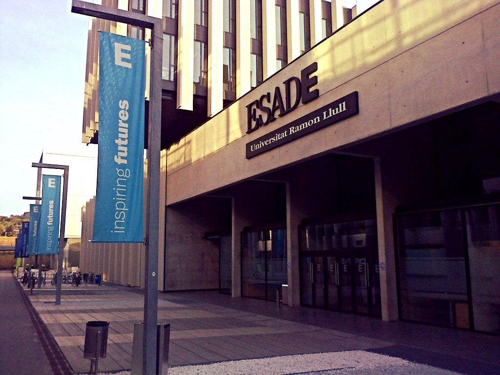 El campus Sant Cugat d'Esade | Viquipèdia