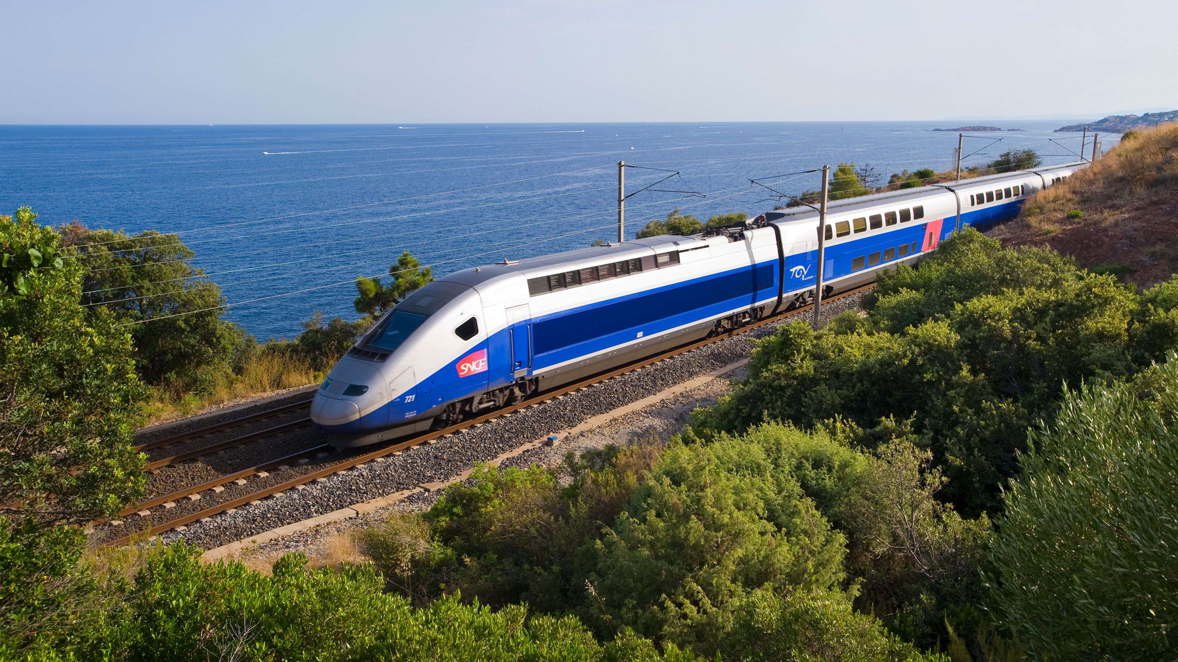 Uno de los trenes de Alta Velocidad que conectan Catalunya con Francia | ACN