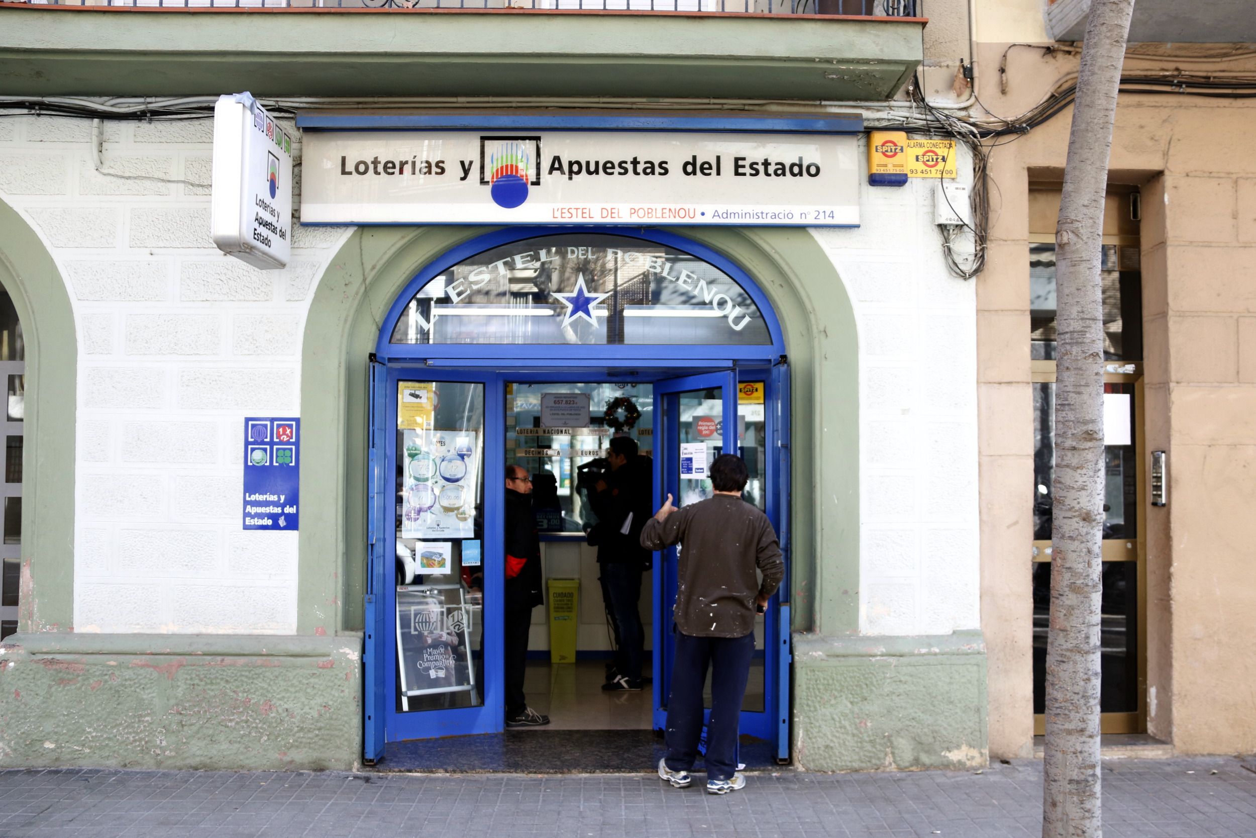 Administració de loteria L'Estel del Poblenou, que el 2016 va vendre el cinquè premi. | (P. Solà) ACN