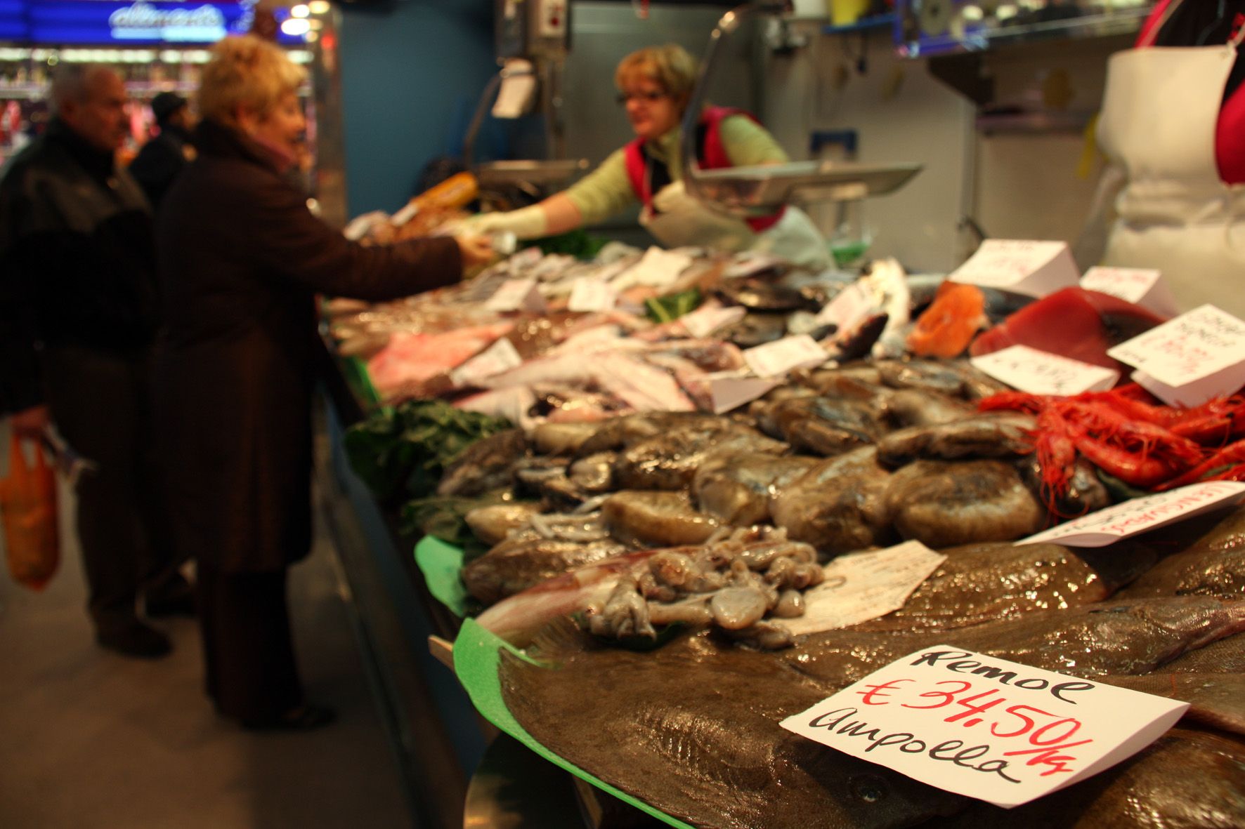 Peix del Delta, en una peixateria del mercat de Tarragona | ACN