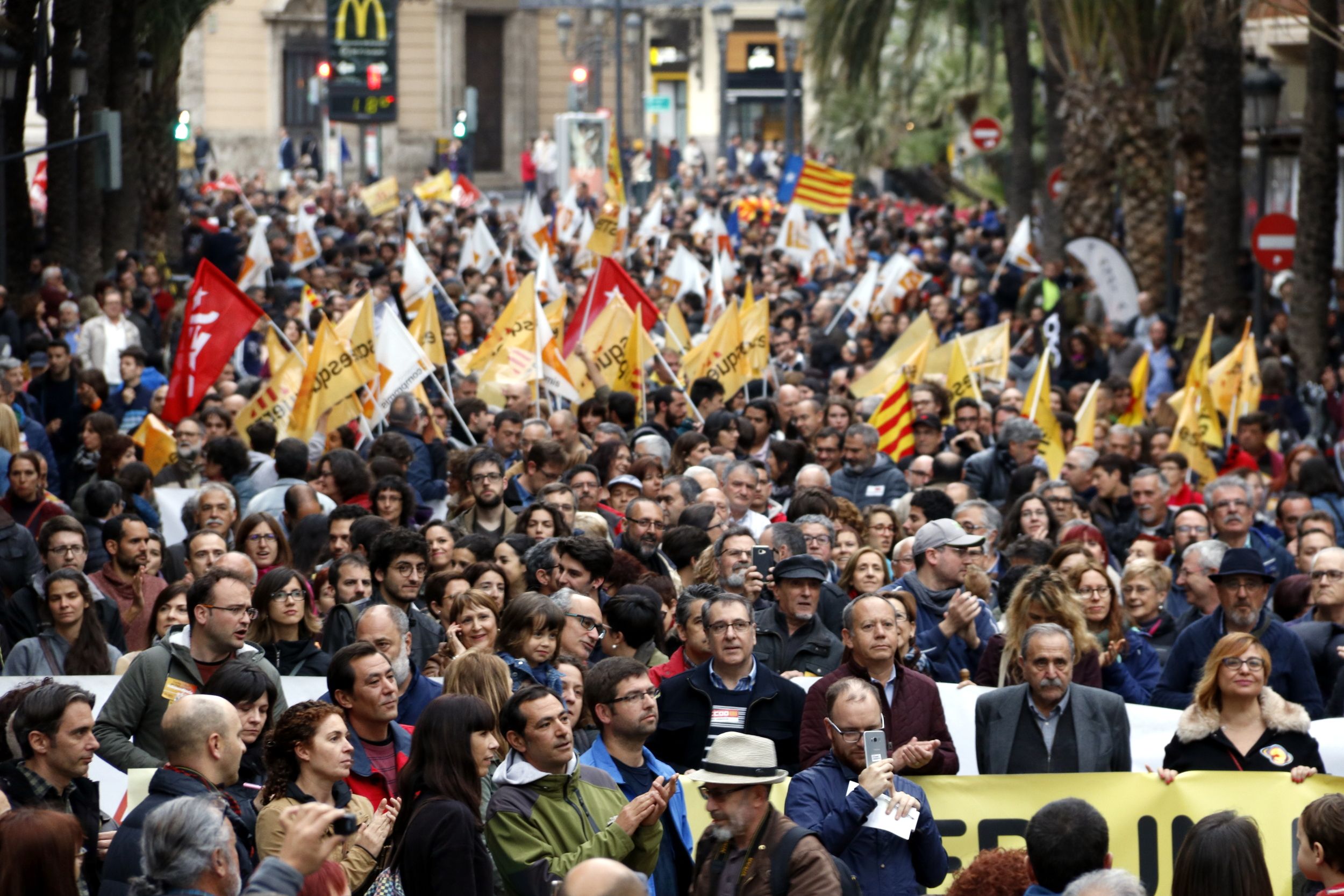 Manifestació que, amb el lema 'Ja n'hi ha prou! Per un finançament just', ha reinvidicat més inversió per al País Valencià. | J. Soler (ACN)