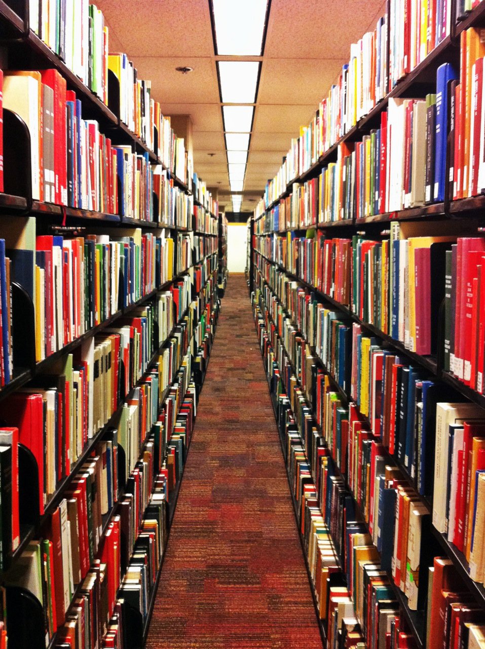 Interior de la Green Library de Stanford