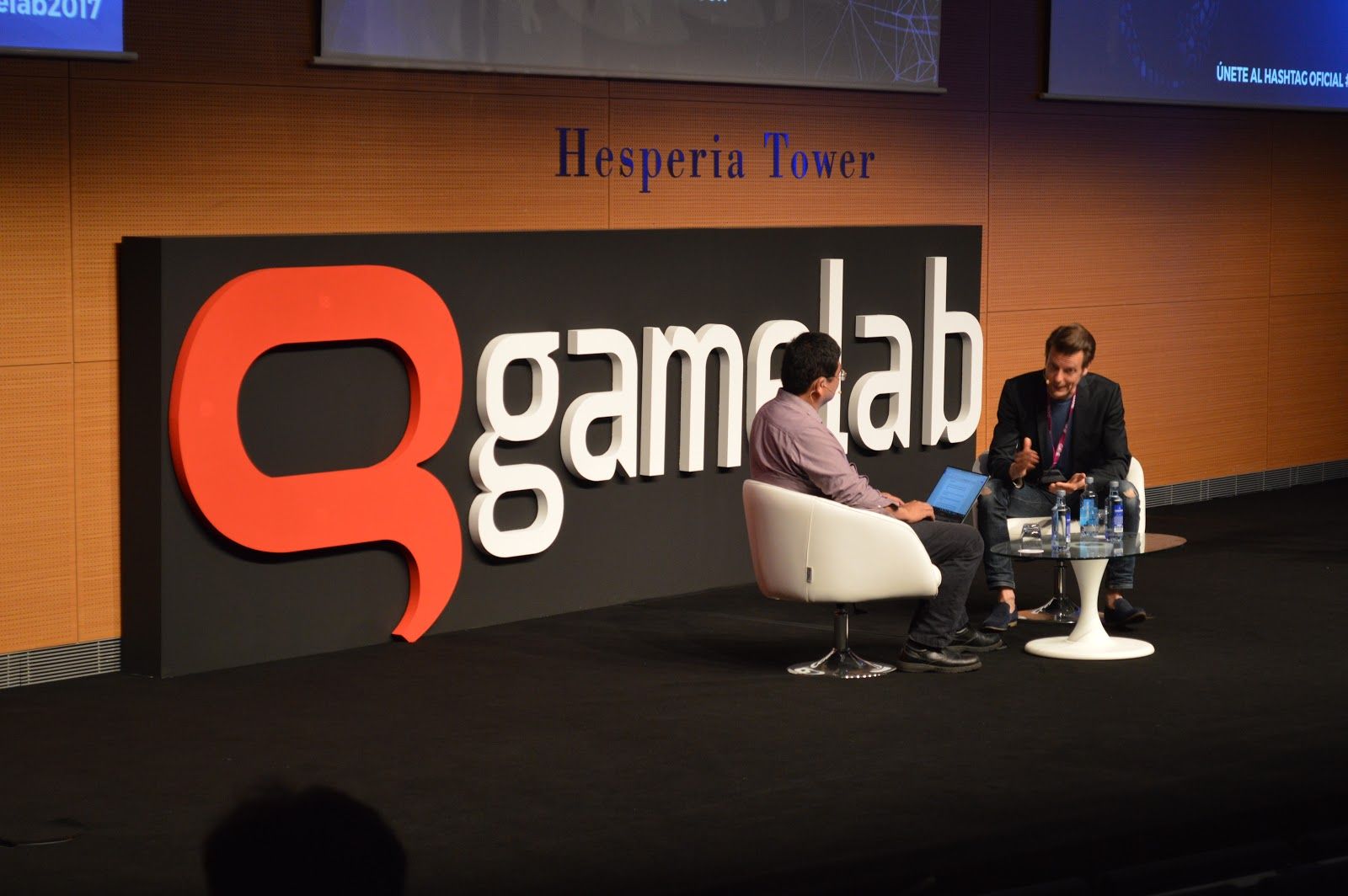 Una de les conferències del Gamelab