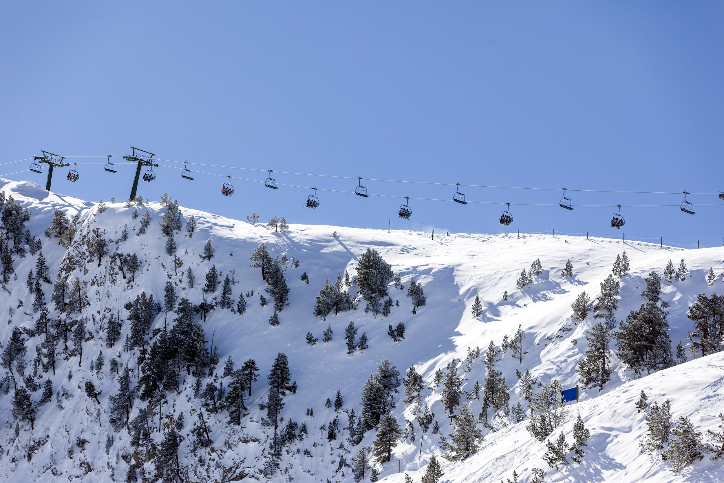 Imatge d'un remuntador a l'estació d'esquí de Baqueira Beret