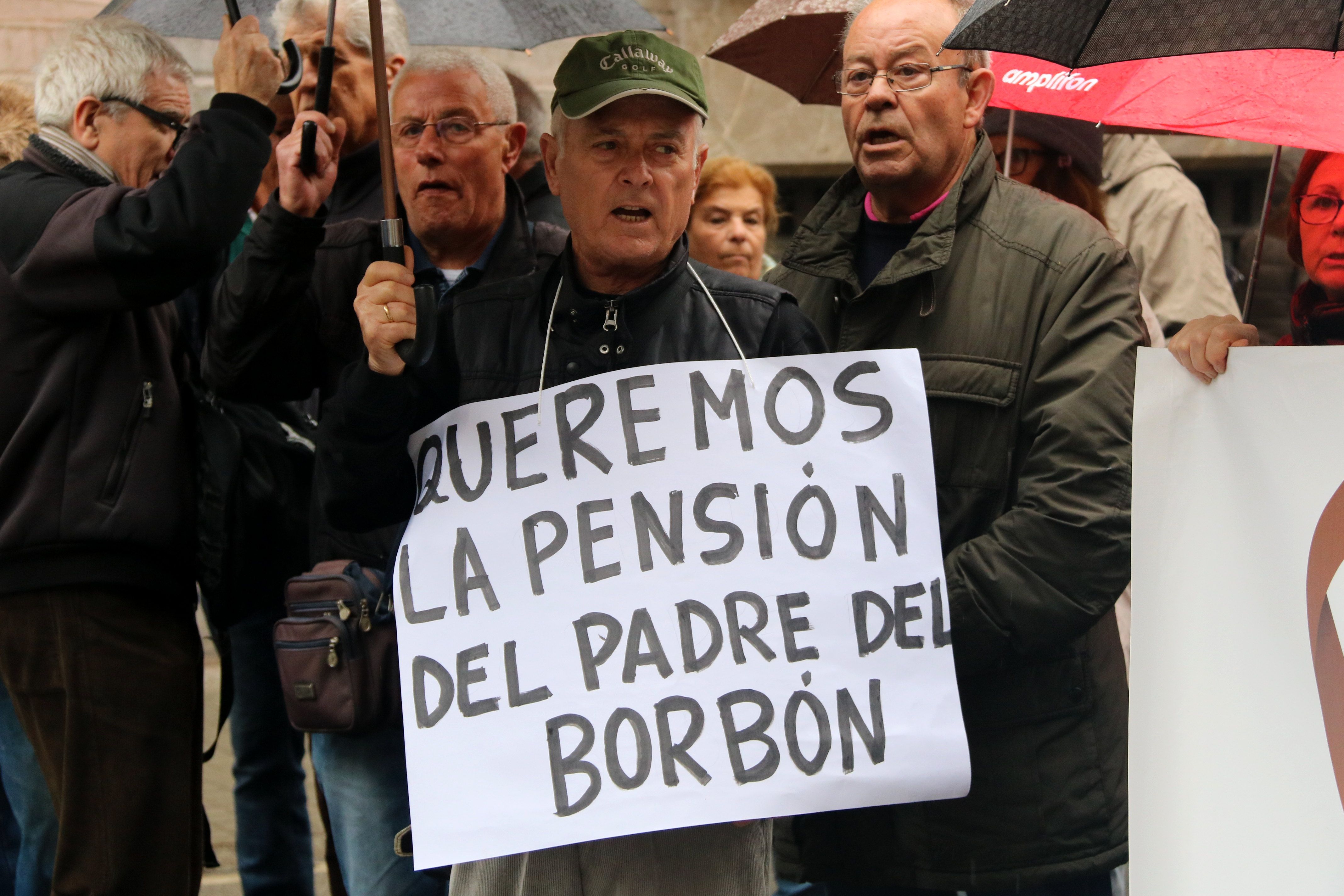 La manifestació de Barcelona convocada per UGT i CCOO per reclamar una millora de les pensions | ACN