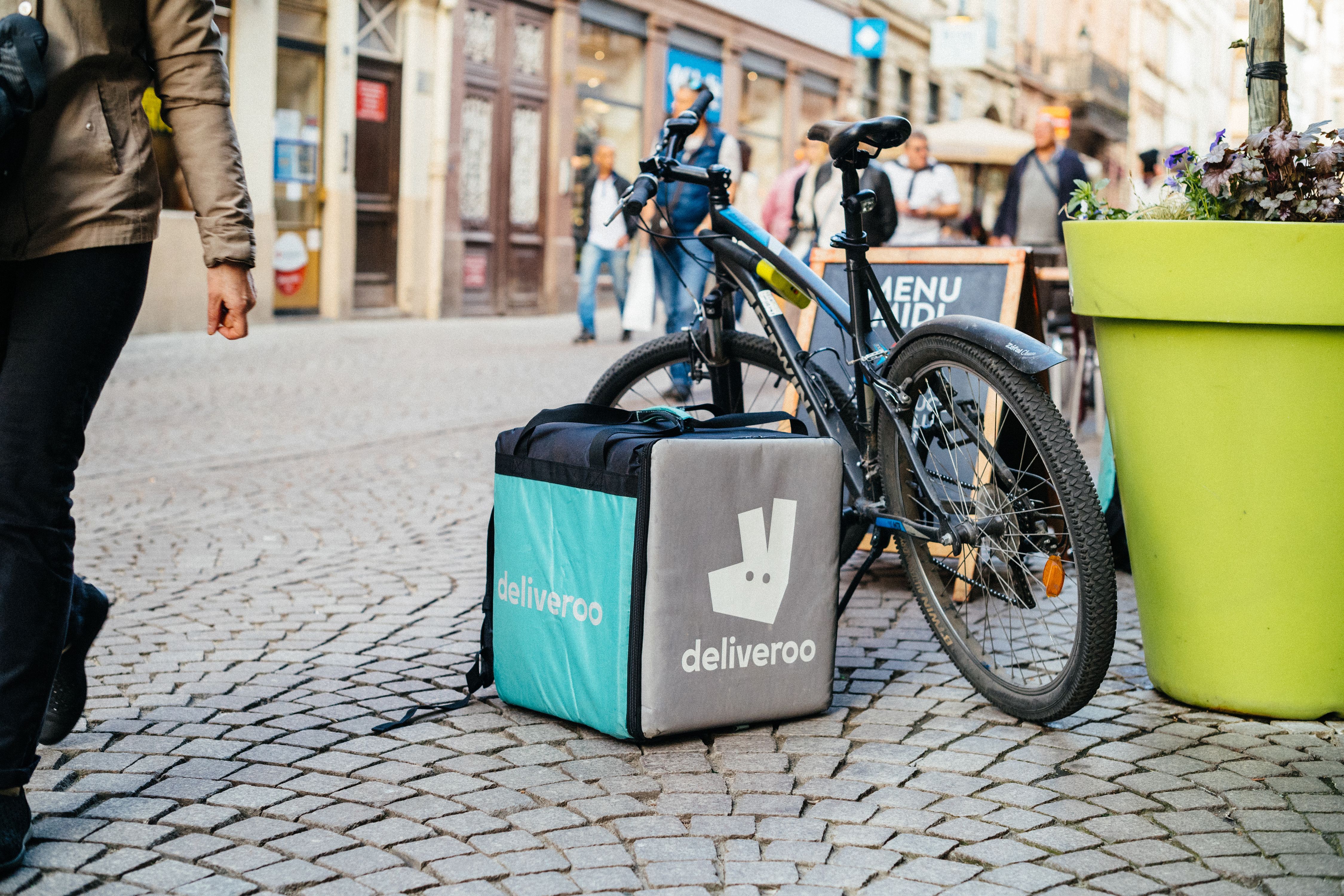 Els riders de Deliveroo són un dels nous tipus de treballadors de les plataformes digitals | iStock