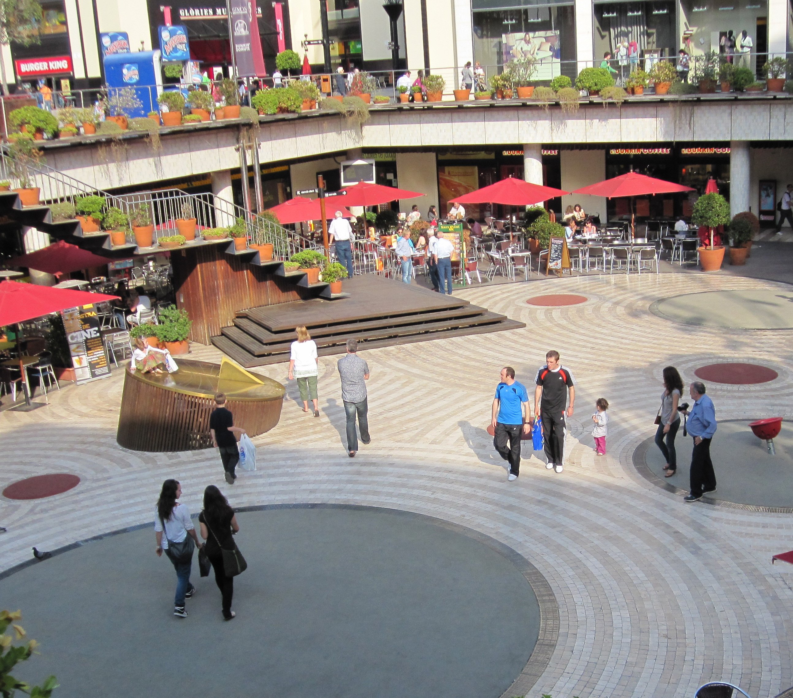 El centre comercial Glòries de Barcelona es va inaugurar el 1995