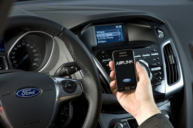 Aplicació CaixaBank per a vehicles Ford amb sistema Ford SYNC amb AppLink