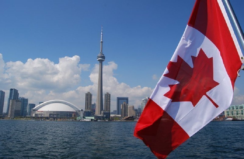 Les províncies canadenques tenen accés als impostos que graven els béns i serveis, entre altres