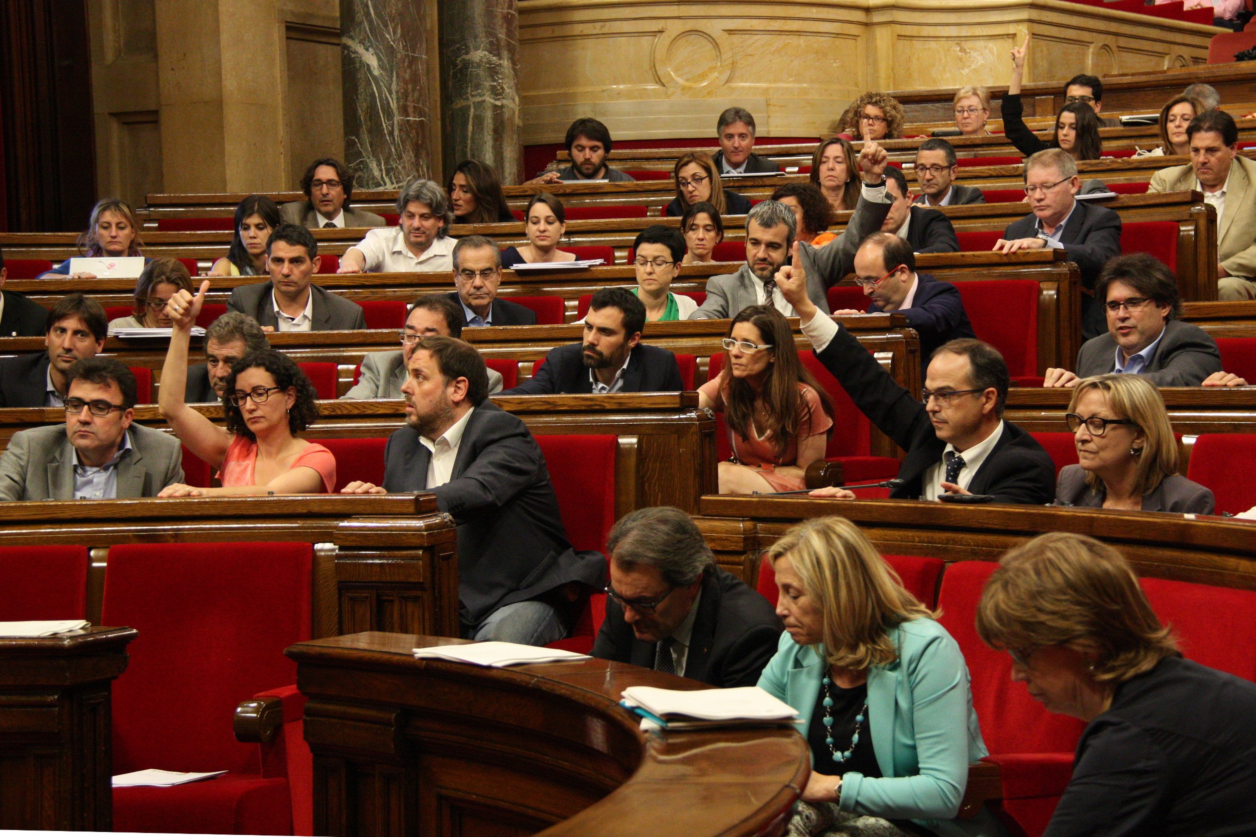 Moment de la votació de la llei de cooperatives, aquest dijous al Parlament. 