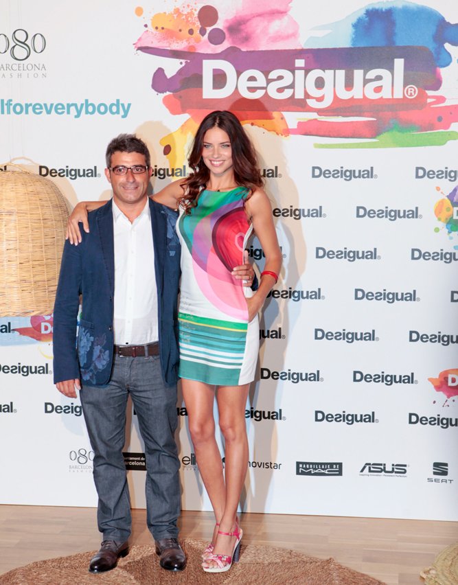 El director general de Desigual i la topmodel Adriana Lima