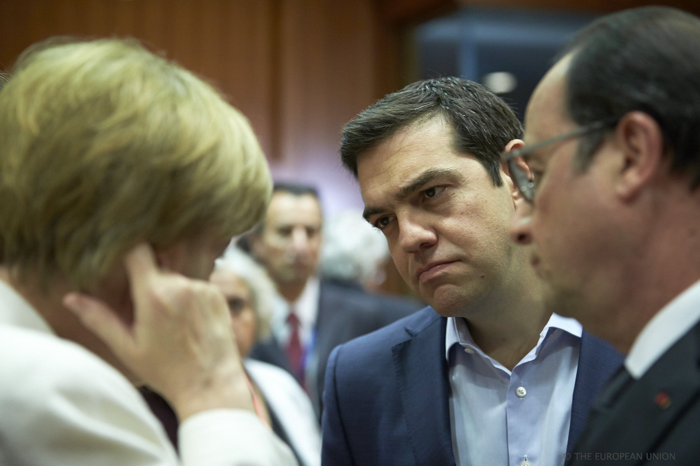 El president francès, François Hollande, la cancellera alemanya Angela Merkel i el primer ministre grec, Alexis Tsipras, parlen a la cimera d'aquest diumenge a Brussel·les 