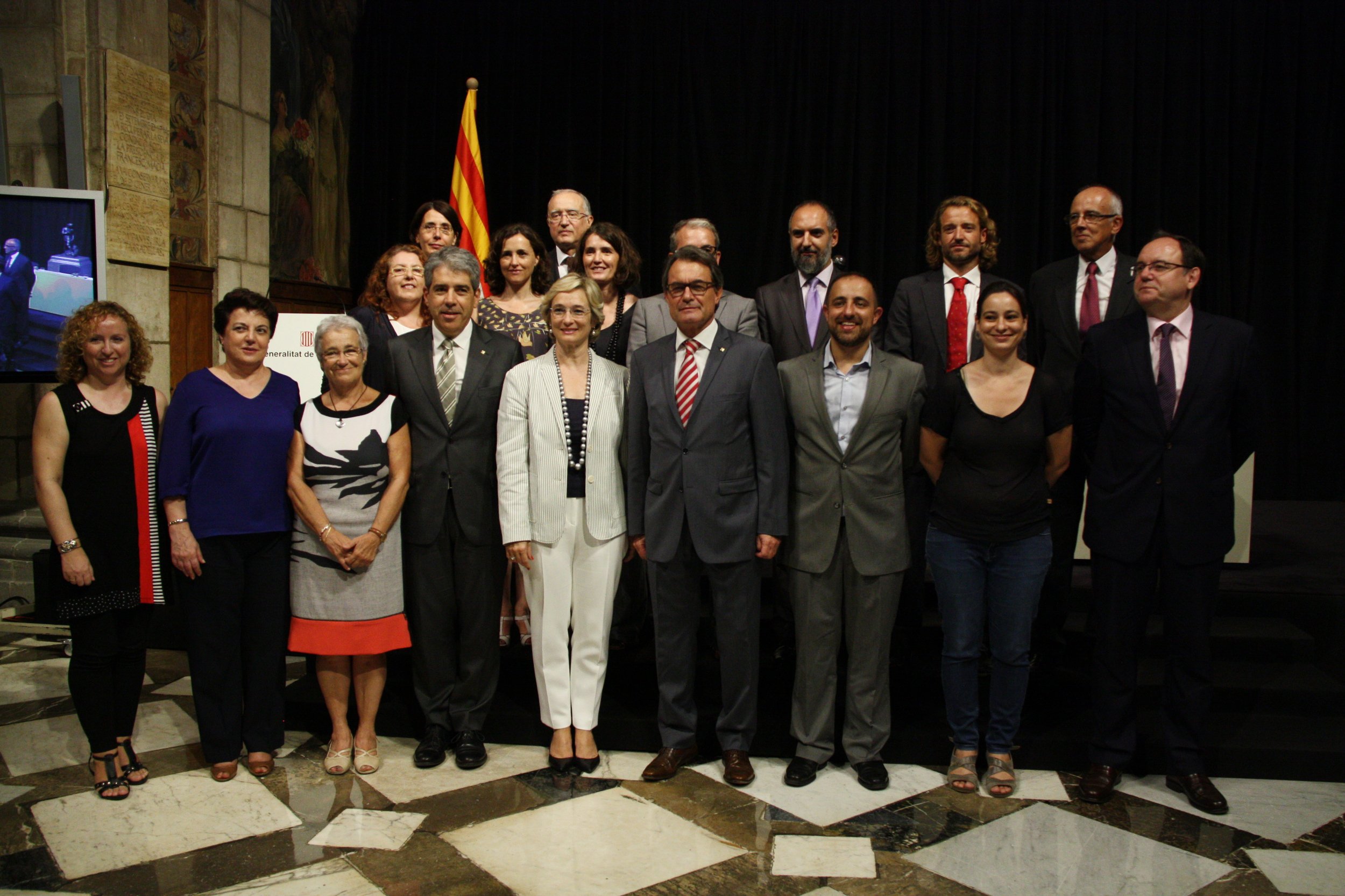 El president de la Generalitat ha presidit l'acte de presentació del Consell Assessor per a la Reforma Horària, encapçalat per Fabián Mohedano