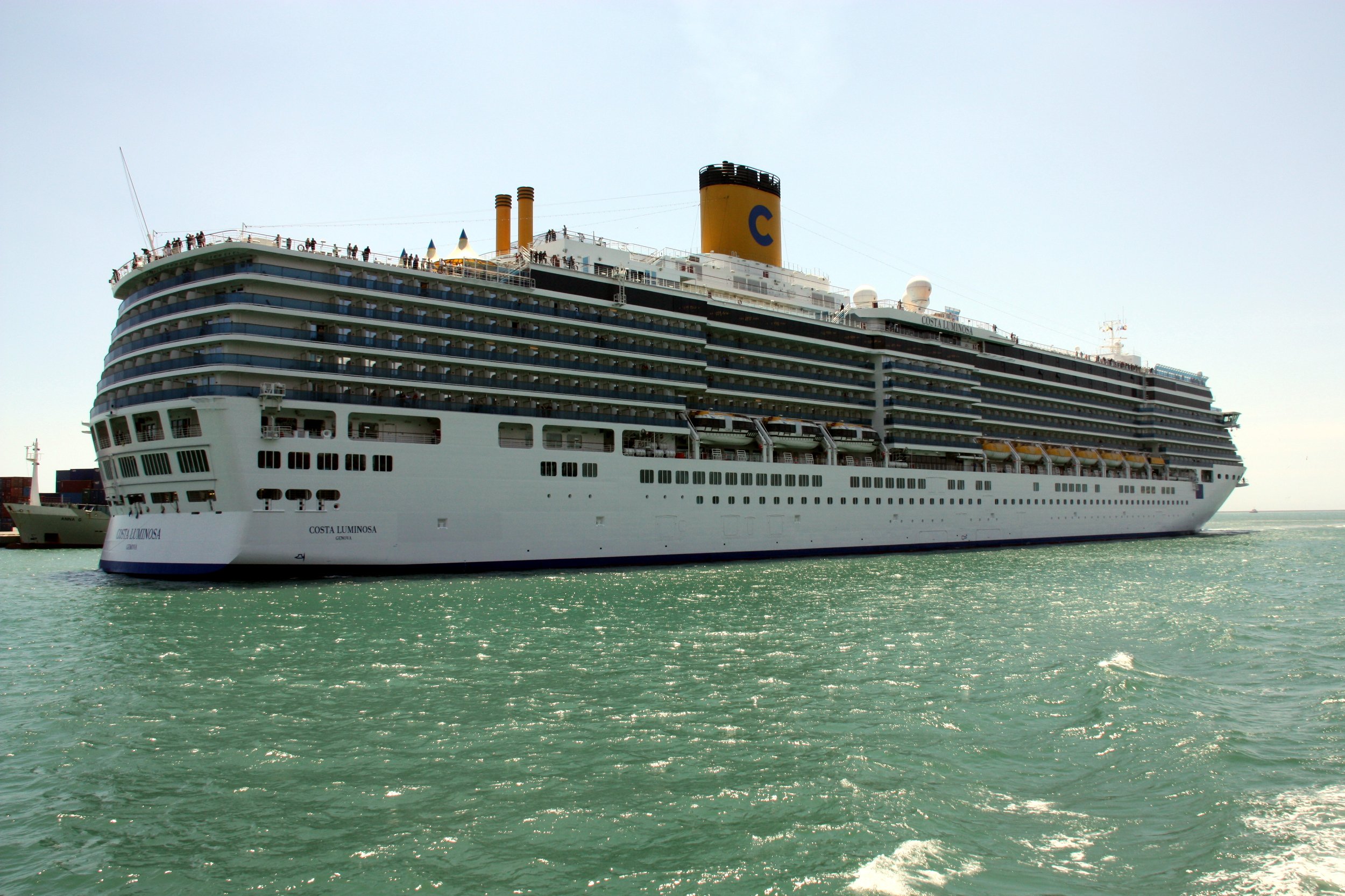 Un dels creuers al Port de Barcelona