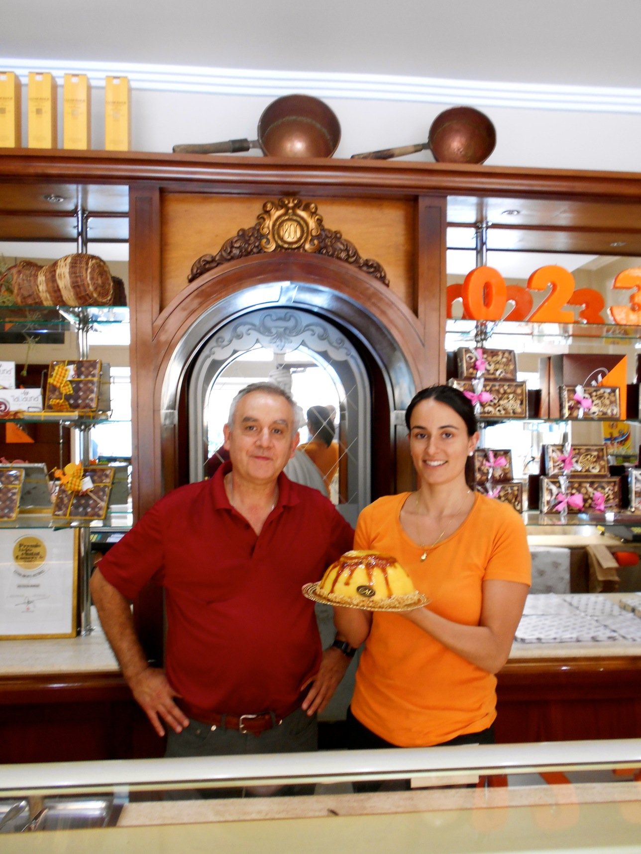 La pastelería Monrabà endulza lEje Comercial de Lleida desde 1850