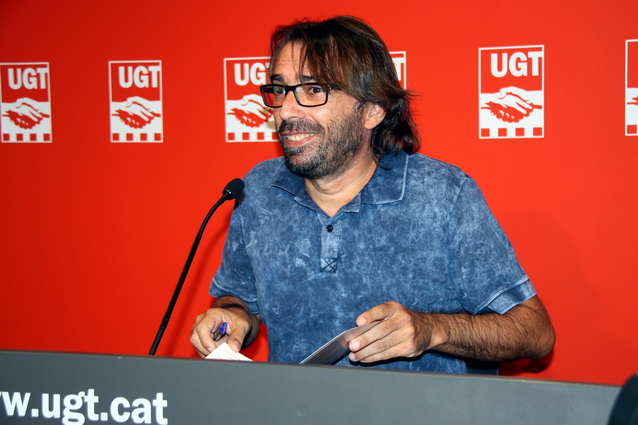 El secretari de Política Sindical de la UGT de Catalunya, Camil Ros, durant la roda de premsa