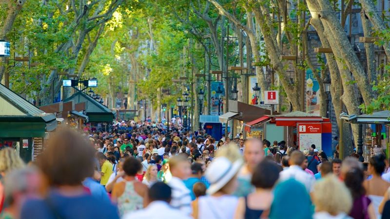 La Rambla plena de turistes