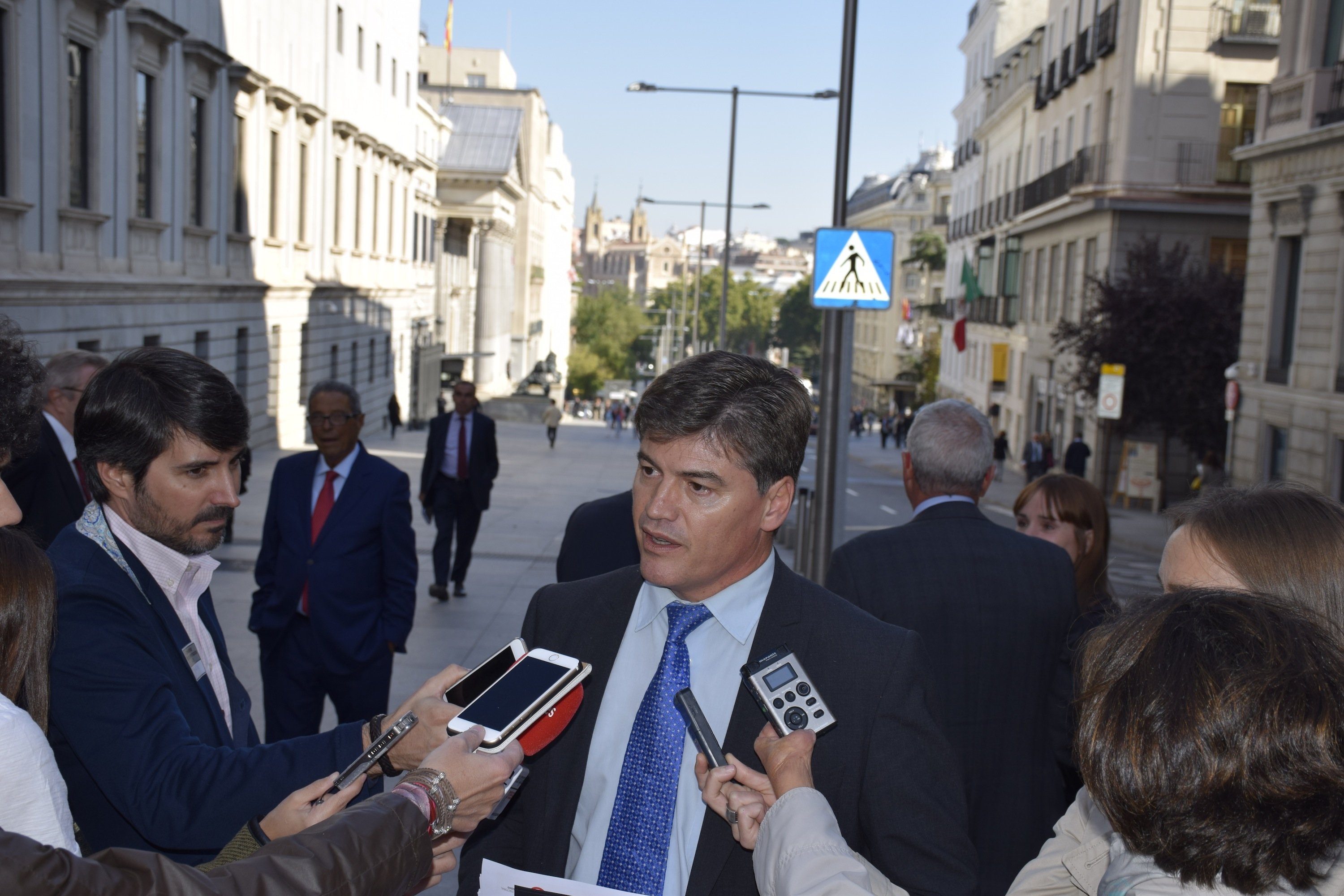  Cañete, a les portes del Congrés dels Diputats 