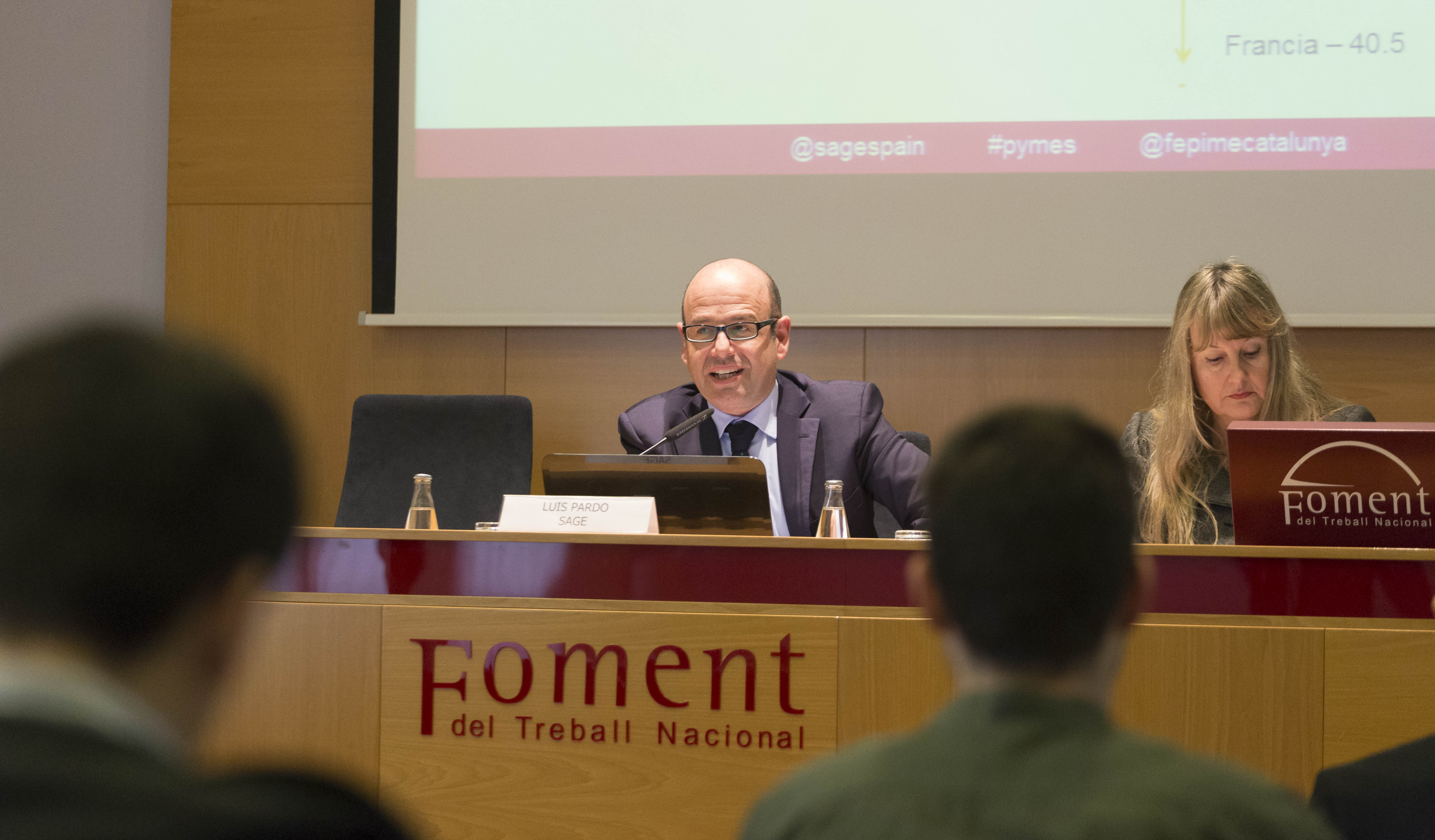 Luis Pardo, CEO de Sage, i Maria Helena de Felipe, presidenta de Fepime; durant la presentació de l'estudi