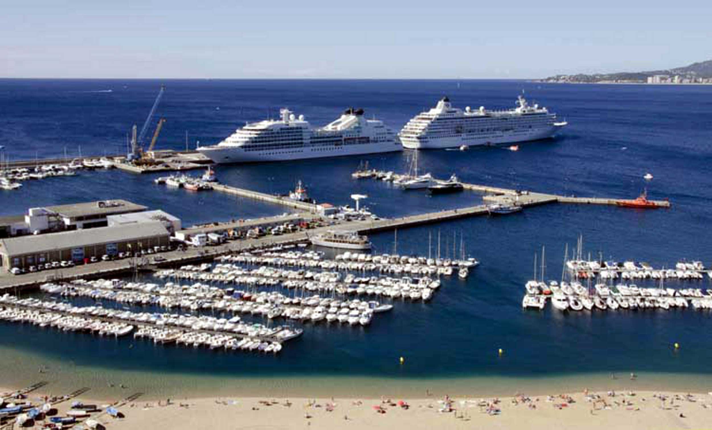 Els dos creuers de luxe al Port de Palamós